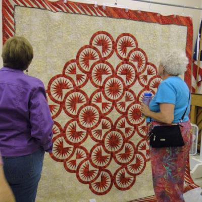 A Very Red Quilt by Jenny Kaffenberger, Viewers' Choice Pieced Bed